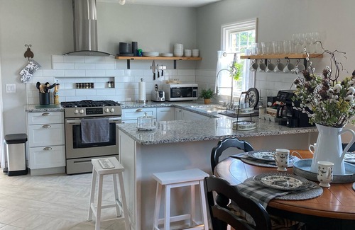 Granite Falls House | Granite Getaway Cottage: Family-Friendly Stay with Breakfast