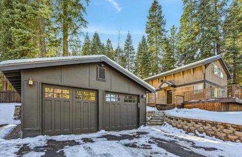 Comstock Acres House | Granlibakken Getaway: Pet-Friendly Retreat with Hot Tub