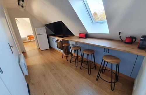 Tourville-La-Chapelle House | Inviting Granne de Lin étage: Family-Friendly with Kitchen