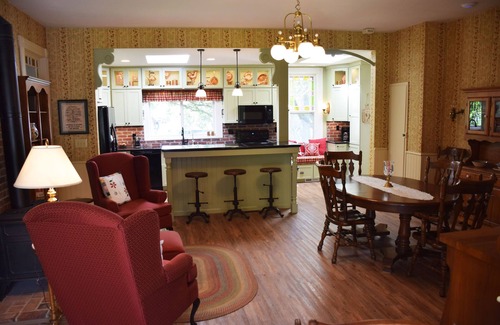 La Grande House | Historic Granny's Farmhouse: Guest Rated 10/10 with Breakfast