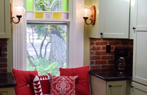 La Grande House | Historic Granny's Farmhouse: Guest Rated 10/10 with Breakfast