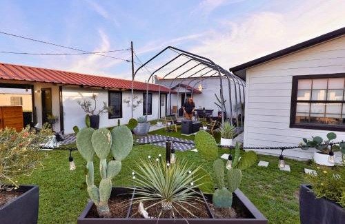 Camp Wood Hotel | Discover The Cowboy Motel: Family & Pet-Friendly Retreat