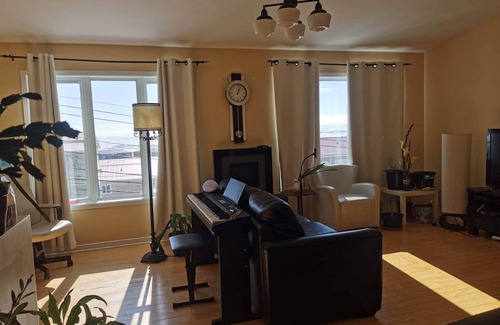 Iqaluit House | Discover Grant's Arctic Escape: Rated 10/10 for Families