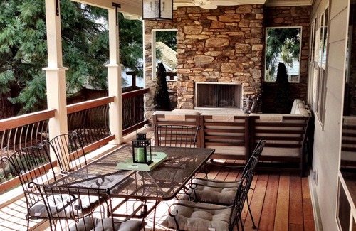 Carlton House | Exceptional Grant Street: Wine Country Retreat with Pool