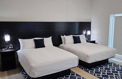 Downtown Dunedin Hotel | Discover Grant Street Inn: Pet-Friendly with Spa & Pool
