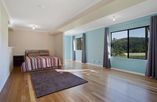 Merimbula House | Family-Friendly Getaway at Grantys House with Pet Amenities
