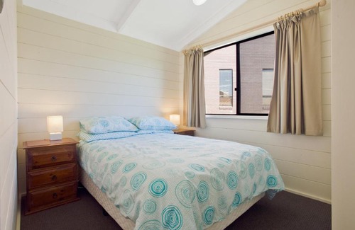 Merimbula House | Family-Friendly Getaway at Grantys House with Pet Amenities