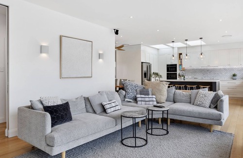 Geilston Bay House | Granville House - Hamptons style
