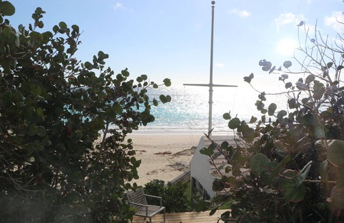 Paget Apartment | Grape Bay Beach Front Loft