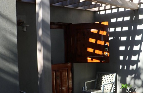 Paget Apartment | Grape Bay Beach Front Loft