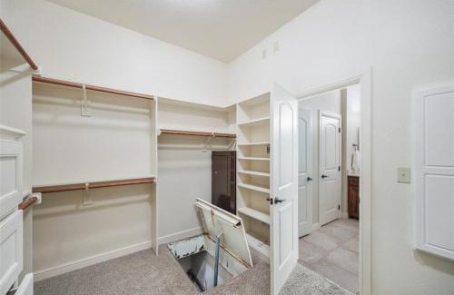 Grapevine House | Grapevine Home: Family-Friendly Retreat Awaits You