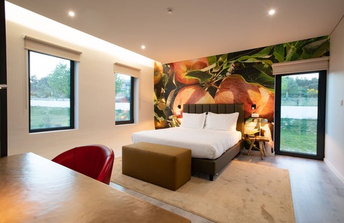 Carrazeda de Ansiaes Hotel | Grapple Hotel: 4-Star Retreat with Spa and Pool Access