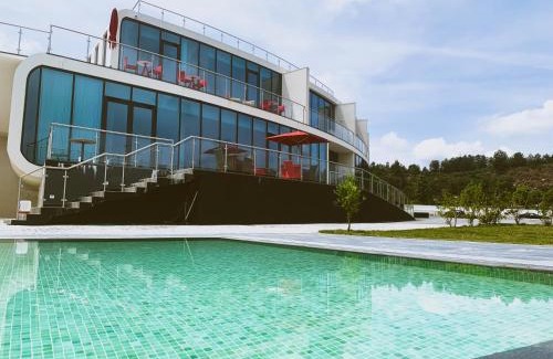 Carrazeda de Ansiaes Hotel | Relax at Grapple Hotel & Spa: Oceanfront Retreat Awaits