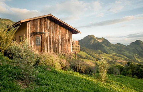 Sao Bento do Sapucai Ski Chalet | Guest Rated 10/10: Grappolo - Chalé nas Oliveiras Escape