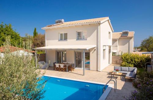 Apolpaina Villa | Family-Friendly Grappolo Lefkada Villas with Pool & Ocean Views