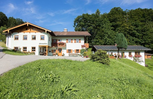 Marktschellenberg Apartment | Panoramic Views at Grasmannlehen - Family-Friendly Retreat