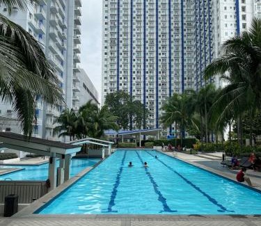 Bagong Pag-asa Apartment | Family-Friendly Stay at Grass Residence Tower2 29th