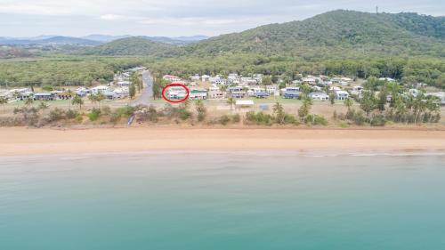 Grasstree Beach Apartment | Discover Grasstree Beach Shacks: Family-Friendly Retreat