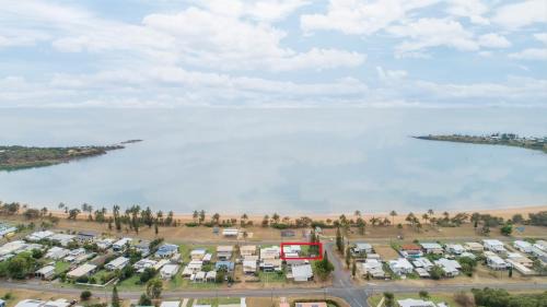Grasstree Beach Apartment | Discover Grasstree Beach Shacks: Family-Friendly Retreat