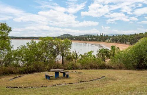 Grasstree Beach Apartment | Discover Grasstree Beach Shacks: Family-Friendly Retreat