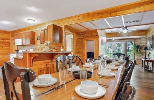 Walker Lake Cabin | Exceptional Cabin Retreat with Hot Tub and Game Room