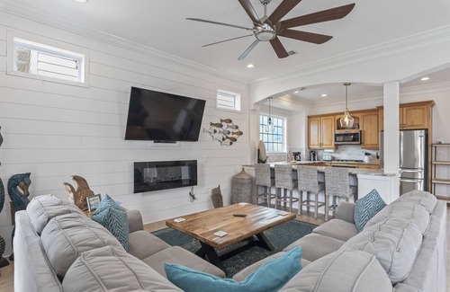 Crystal Shores House | Oceanfront Paradise: Grateful by The Sea at Crystal Shores