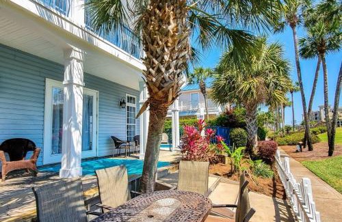 Crystal Shores House | Seaside Escape at Grateful by The Sea Crystal Shores