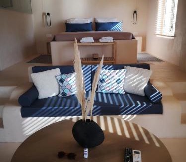 Agios Vasileios Apartment | Guest Rated: Gratelia Studio Damnoni - Pet & Child Friendly
