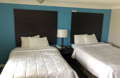 Shields Hotel | Budget-Friendly Gratiot View Motel with Breakfast & Kitchen