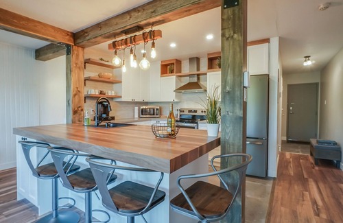 Mont-Tremblant Condo | Scenic Gratitude Condo Suite with Lake Views & Spa