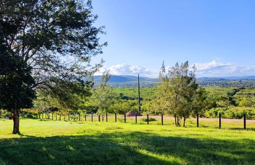 Saire Apartment | Pet Friendly Escape at Gravatá - Flat Fazenda Monte Castelo