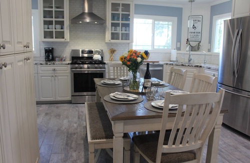 Sebastopol House | Experience Gravenstein Getaway in Sebastopol: Pet-Friendly Retreat