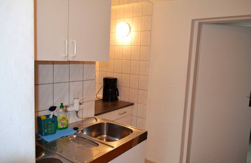 Gollwitz Apartment | Cozy Gray Donkey E2: Oceanfront Stay with Pet-Friendly Perks