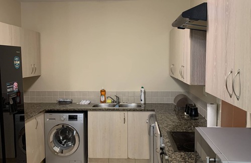 Sandown Apartment | Graystone Penthouse: A Family Haven with Pool Access