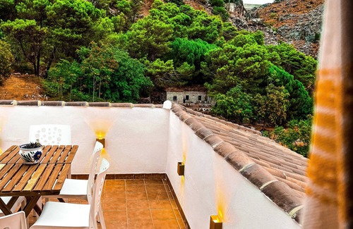 Grazalema House | Grazalema - Casita Panorama with Breathtaking Views & Wi-Fi