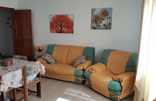 Pula Apartment | Discover Grazia Deledda: Family-Friendly with Breakfast Included