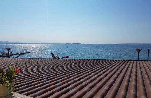 Moniga del Garda House | Oceanfront Escape at Graziosa Al Porto - Rated 9/10!