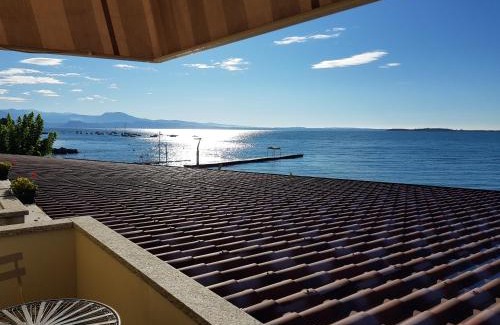 Moniga del Garda House | Oceanfront Escape at Graziosa Al Porto - Rated 9/10!