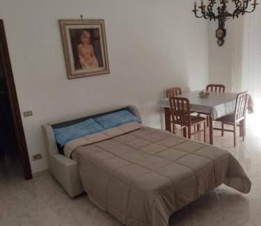 Rondinella - Baraggia - Restellone Apartment | Convenient Two-Bedroom Near Metro with Top Guest Rating