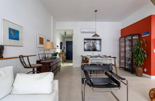 Leme Apartment | Discover Wonder at Leme: Family-Friendly Getaway Awaits