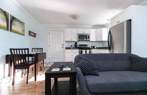 Langford Apartment | Inviting 1-Bedroom Suite Ideal for Families in Langford