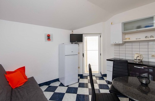 Kuciste Apartment | Great 2+1 Apartment with sea view balcony and very close to the sea.