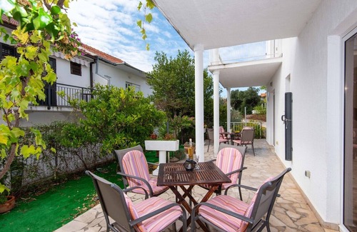 Kuciste Apartment | Great 2+2 Apartment very close to the sea.