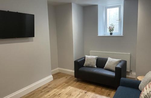 Plymouth Apartment | Exceptional 2 Bedroom Flat - Rated 9.6/10 & Child Friendly