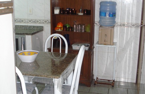 Centro Apartment | Pet-Friendly 3 Bedrooms Steps from Malibu Beach - Guest Rated 9.8