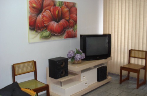 Centro Apartment | Pet-Friendly 3 Bedrooms Steps from Malibu Beach - Guest Rated 9.8