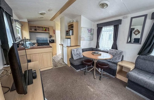 Skegness House | Spacious 8 Berth Caravan for Hire in Skegness - Rated 9/10