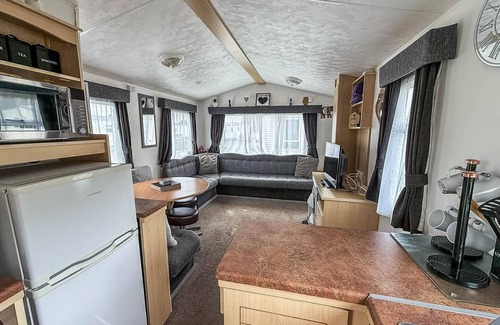 Skegness House | Spacious 8 Berth Caravan for Hire in Skegness - Rated 9/10