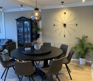 Breidholt House | Stylish 4-Bed House in Reykjavik with Free Car Use
