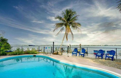 Englewood Villa | Scenic Waterfront Retreat! Pool & Kayaks Near the Beach